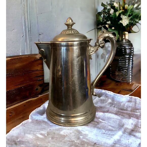 Vintage Hotel Style Polished Aluminum Coffee Pot, with Hinged Spout, New York - Picture 1 of 10